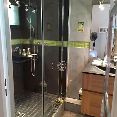 Avec Piscine Privée Au Calme Dans Villa